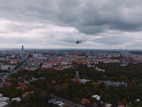 Nowa rzeźba Oskara Zięty wśród Apartamentów przy Parku Szczytnickim we Wrocławiu